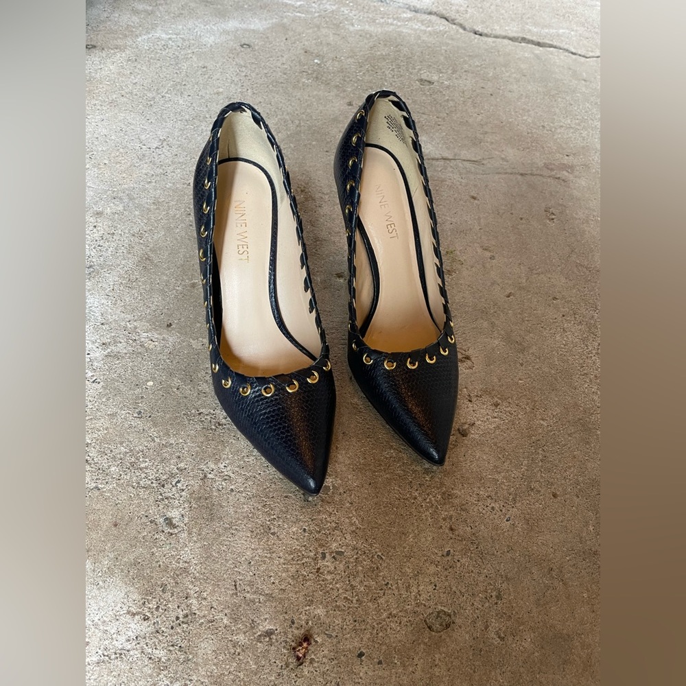 Nine West Navy Heels